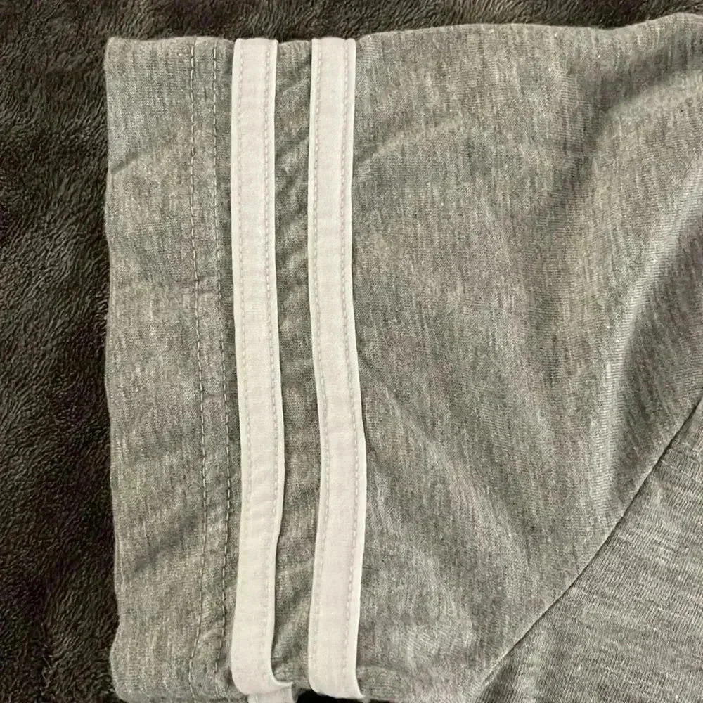 2/15 Yellowstone baseball tee Rip - Picture 5 of 6